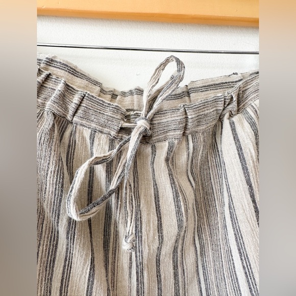 Linen Relaxed Fit Cropped Pant “Appleseed”- Neutral - Tie Waist - Size 16p - Picture 3 of 9